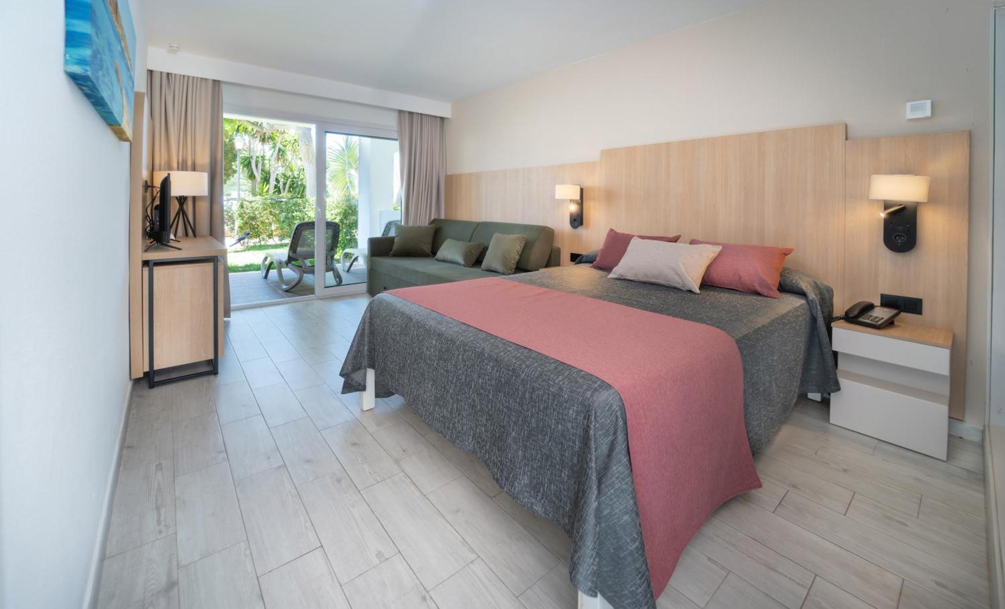Superior Twin Room,1594670072:JPEG