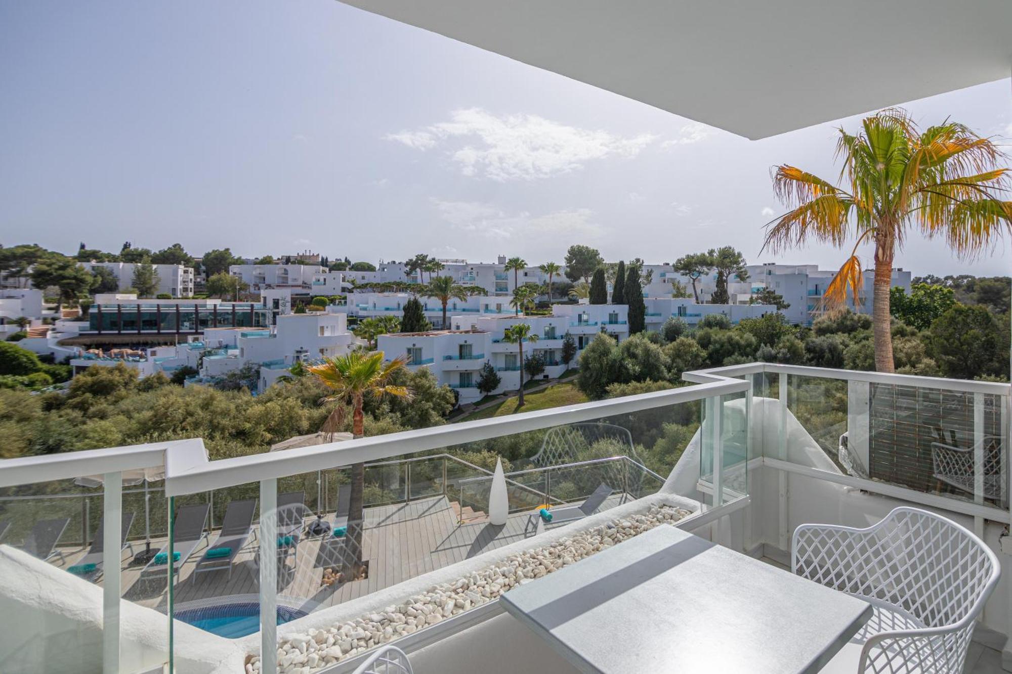 Superior Apartment Pool View,1656258277:JPEG